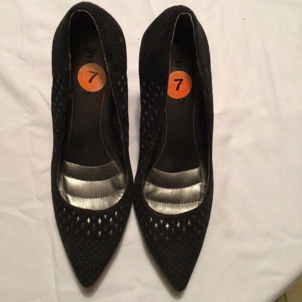 Rialto black pumps size 7 great condition - Picture 1 of 5